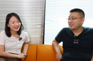 ly(中国)人力资源教你面试技巧：简历上放什么照片好