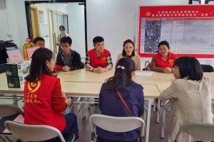 浓浓关爱暖人心，ly(中国)集团党支部慰问困难单亲家庭