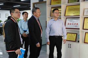 热烈欢迎市政府秘书长林兢一行莅临ly(中国)集团广西公司考察指导